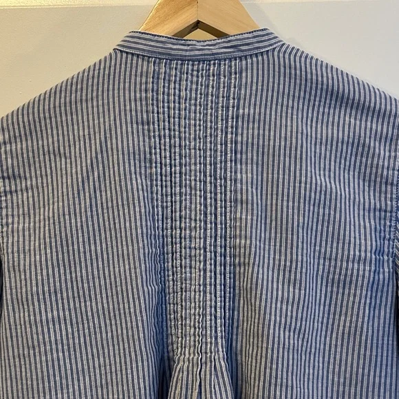 L.L. Bean Pintucked Shirt XSP - Picture 7 of 7